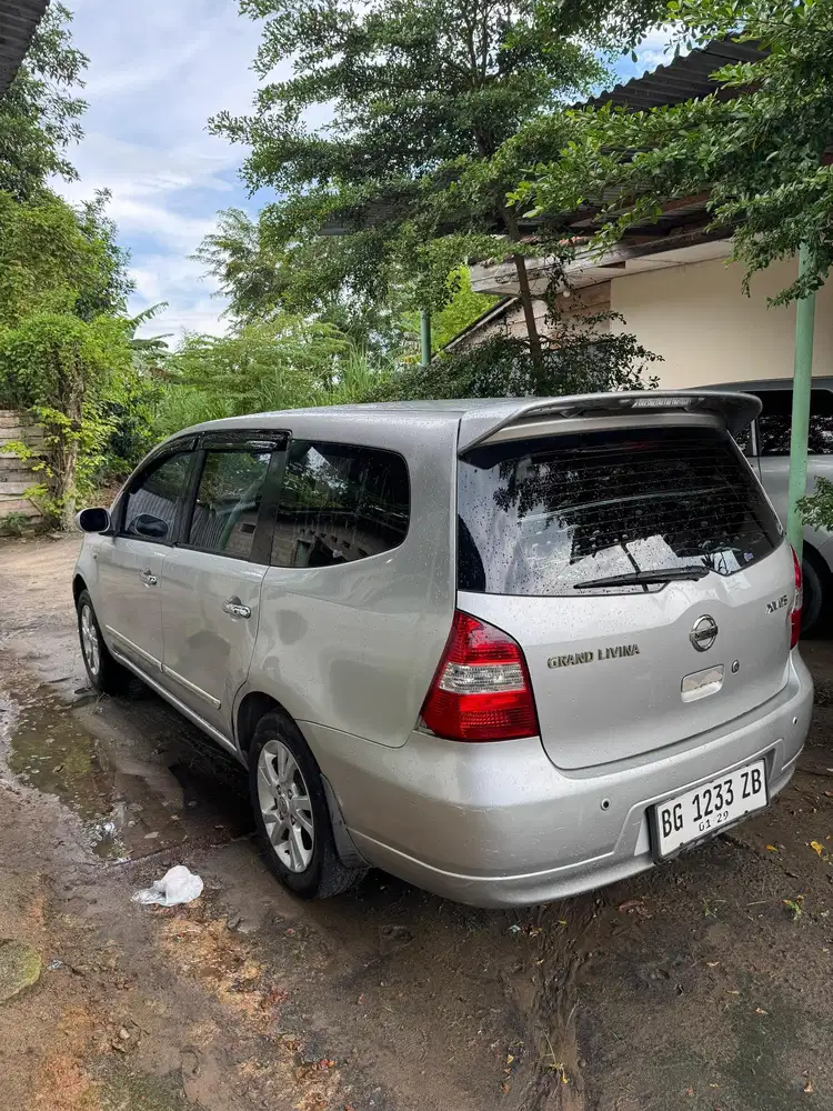 Nissan Grand livina 2011 Bensin