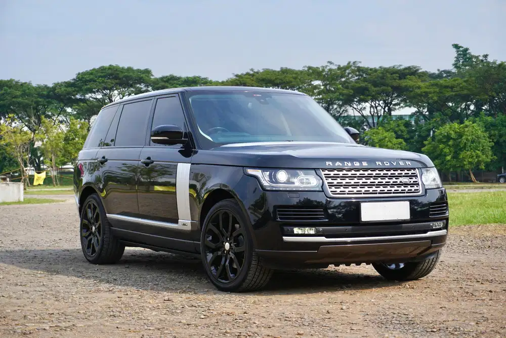 Land Rover Range Rover
Vogue LWB 2015