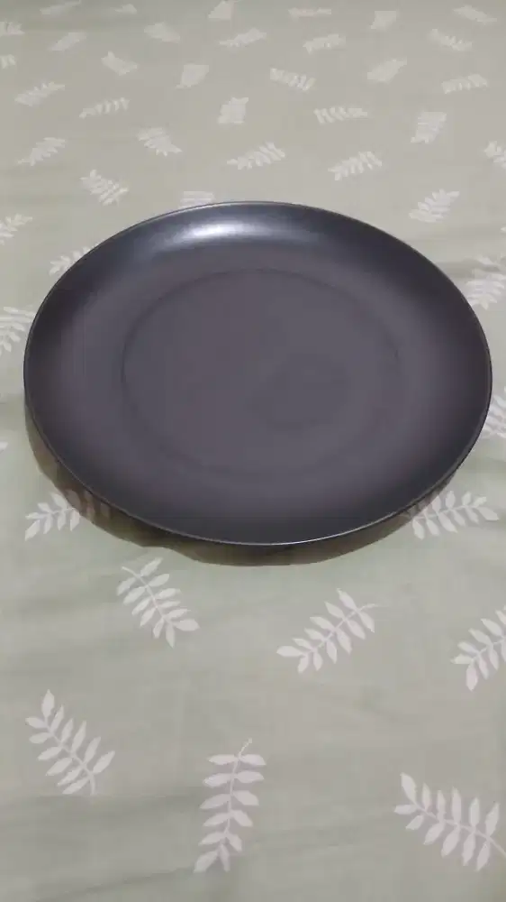 DINNER PLATE / PIRING MAKAN MERK IKEA HITAM