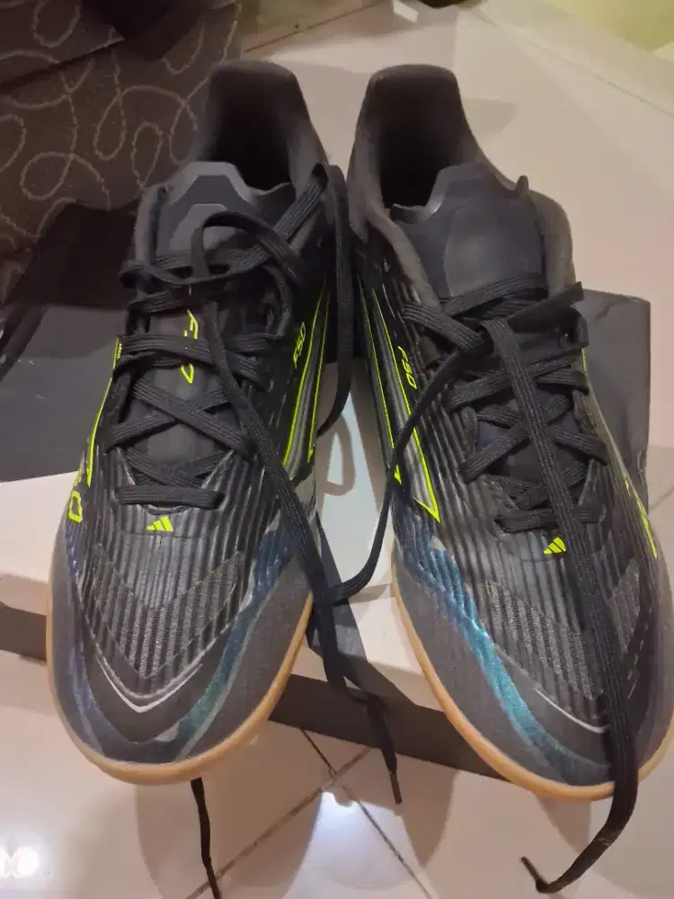 Adidas f50 league in