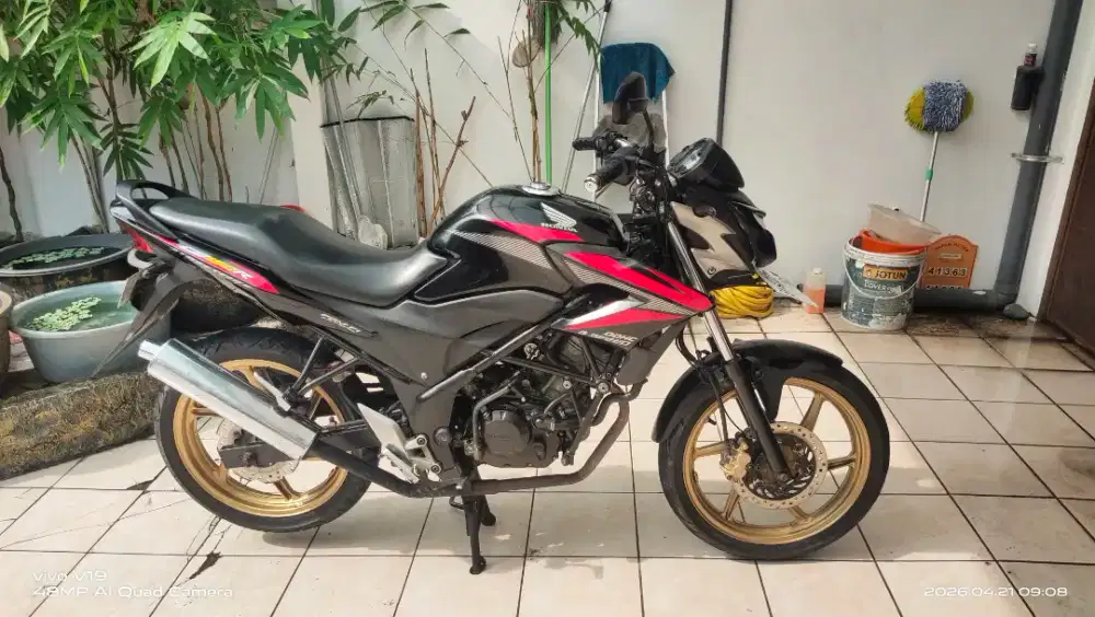 Honda CB150R Old 2015