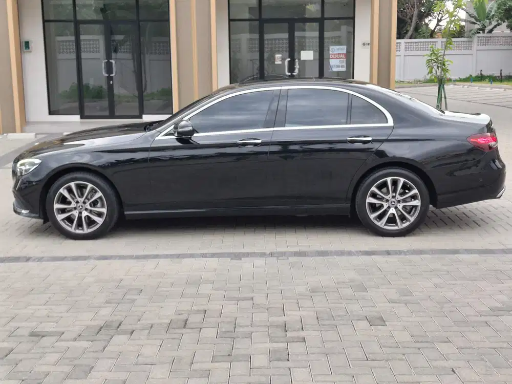 Mercedes-Benz E200 2023 Bensin