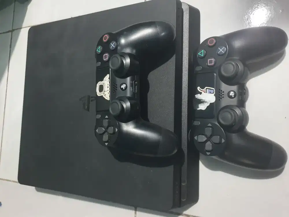 PS4 SLIM 1TB HEN 11 JAILBREAK Cuh 22