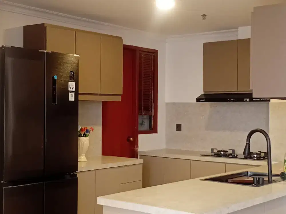 Apartment Cantik Full Furnished 3 Br  Lantai Tinggi