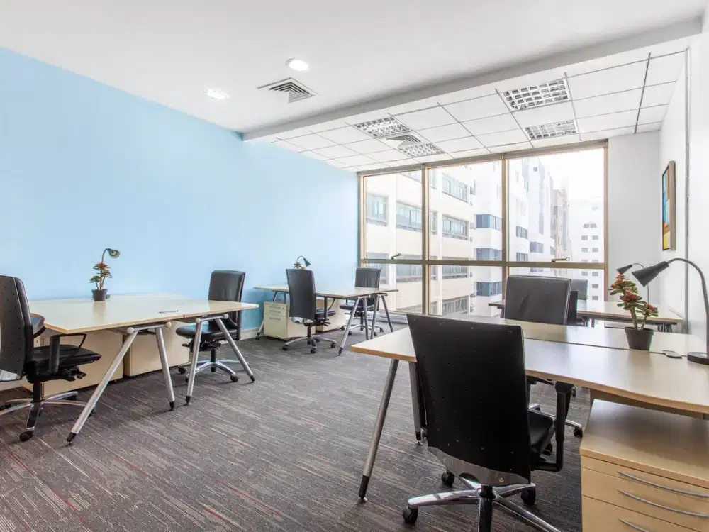 Akses satu harga ke ruang kerja, kantor virtual, dan ruang rapat di Regus AIA Central