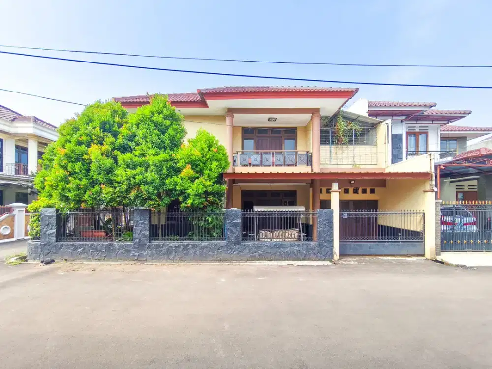 Rumah Hook SHM 14 Menit ke Cinere Bellevue Mall Hadap Utara J-40875