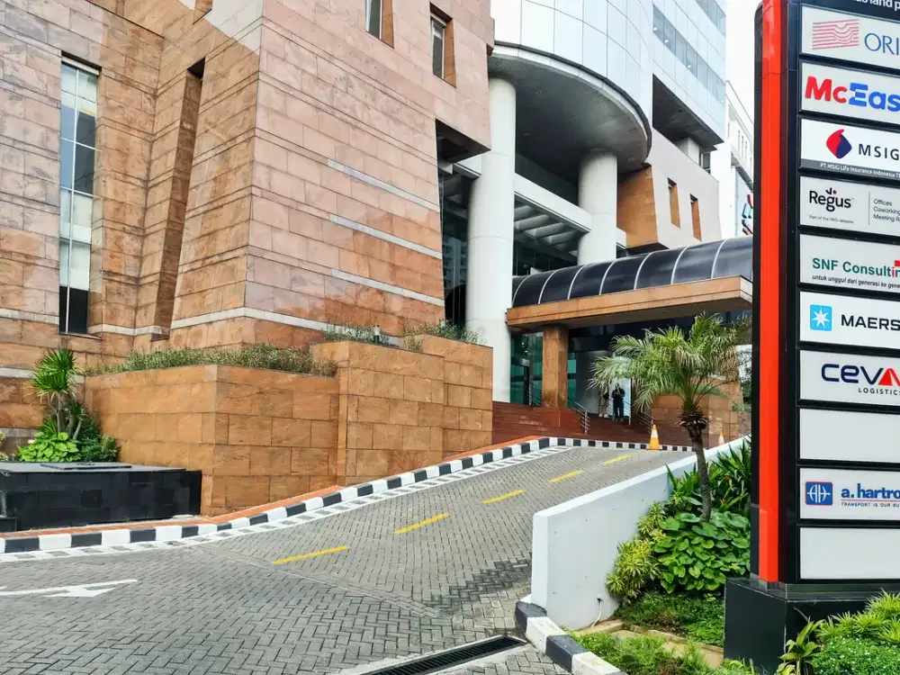 Akses satu harga ke ruang kerja, kantor virtual, dan ruang rapat di Regus Sinarmas Land Plaza