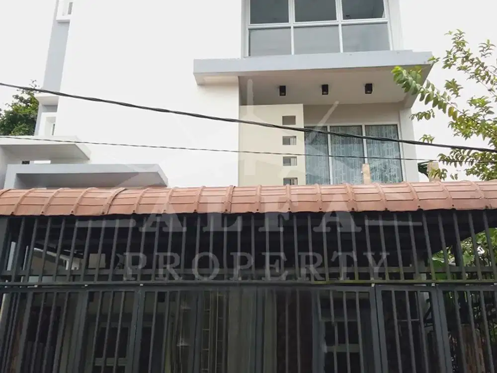 Jual Rumah 3 Lantai Furnish Siap Huni Harga Murah