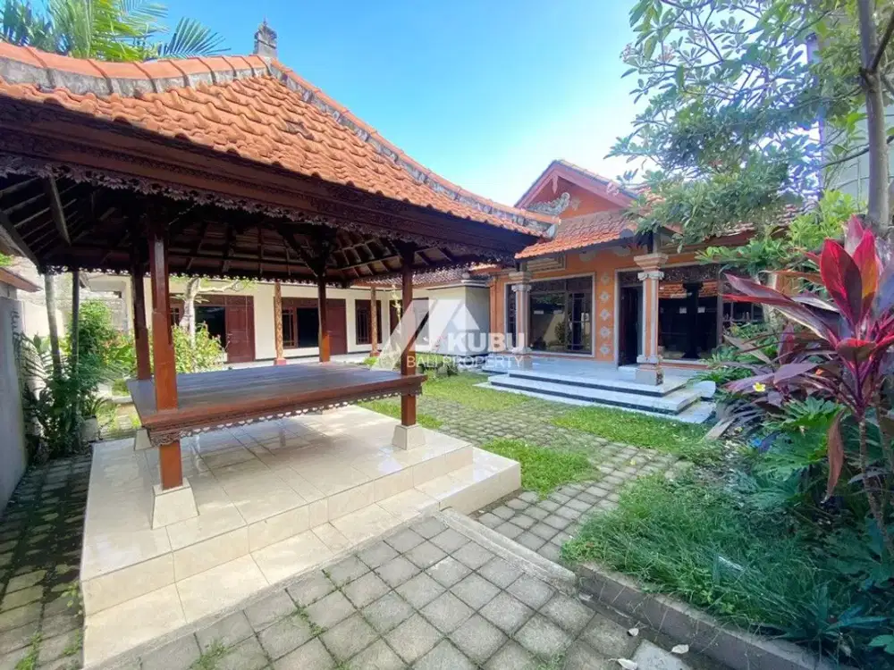 KBP1603 Newly Renovated House with mix balinese and minimalist  design.