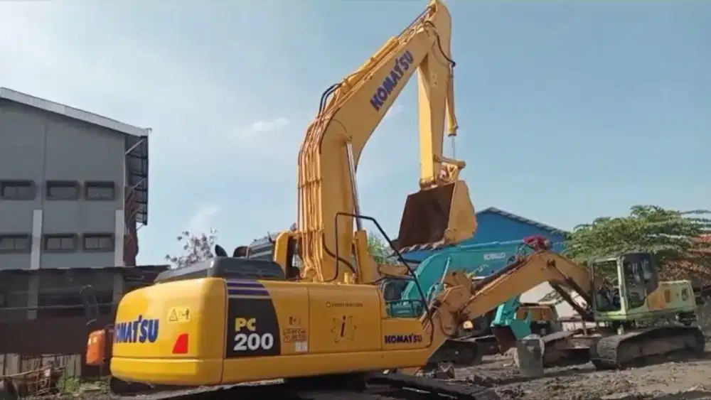 EXCAVATOR 2018 ALAT BERAT KOMATSU PC200-8MO