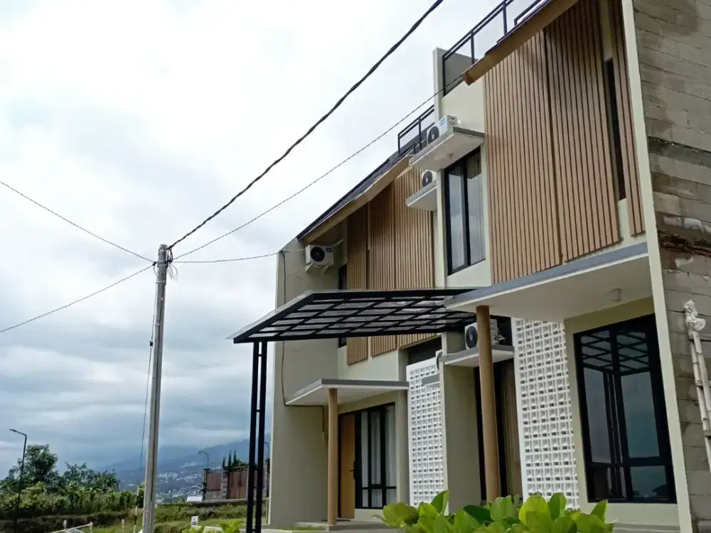 Villa Mewah siap huni dekat Alun-Alun Kota Batu