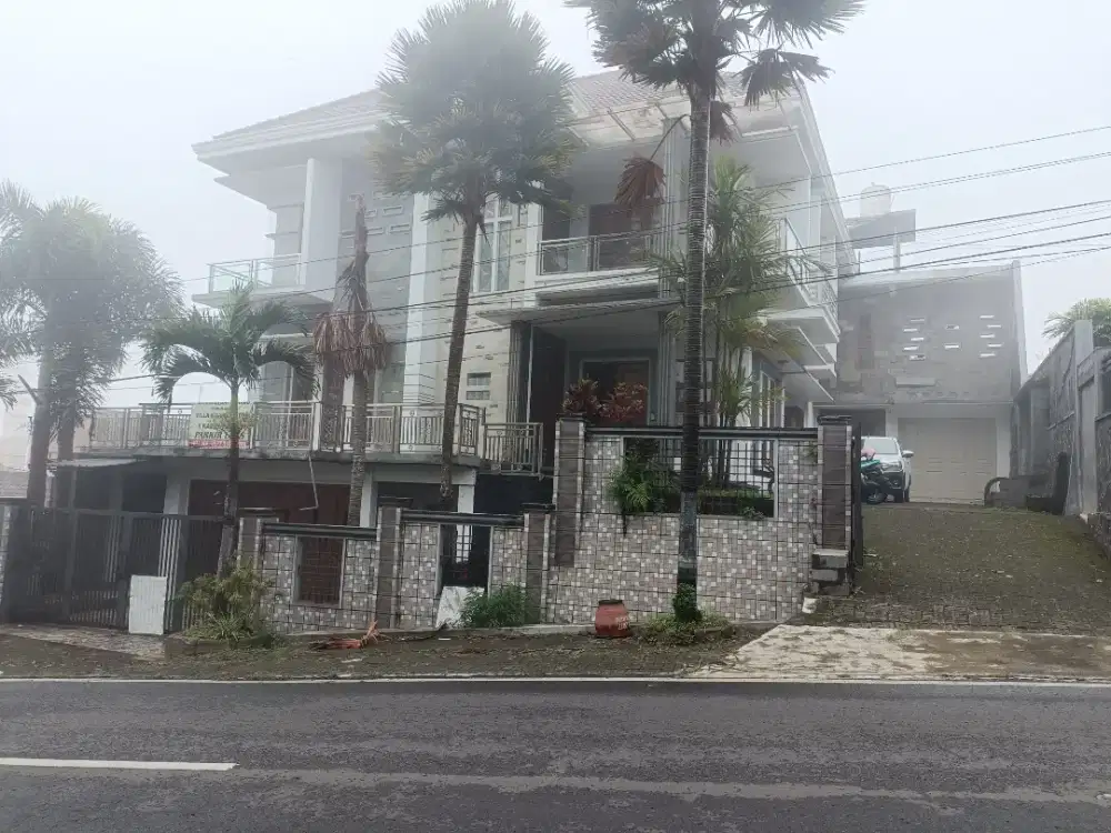 Jual cepat villa di jalan poros bumiayu