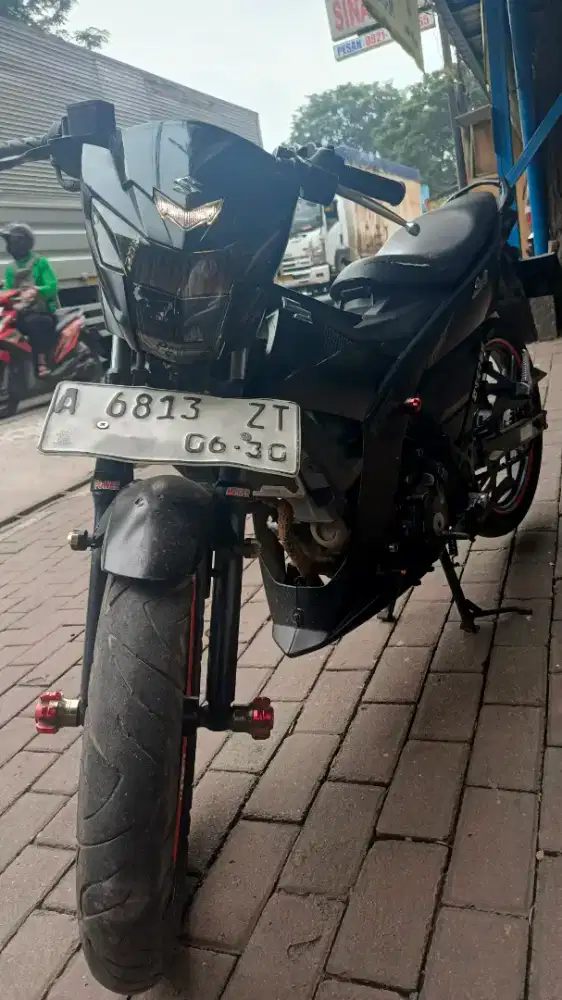 SUZUKI SATRIA BLACK PREDATOR 2017