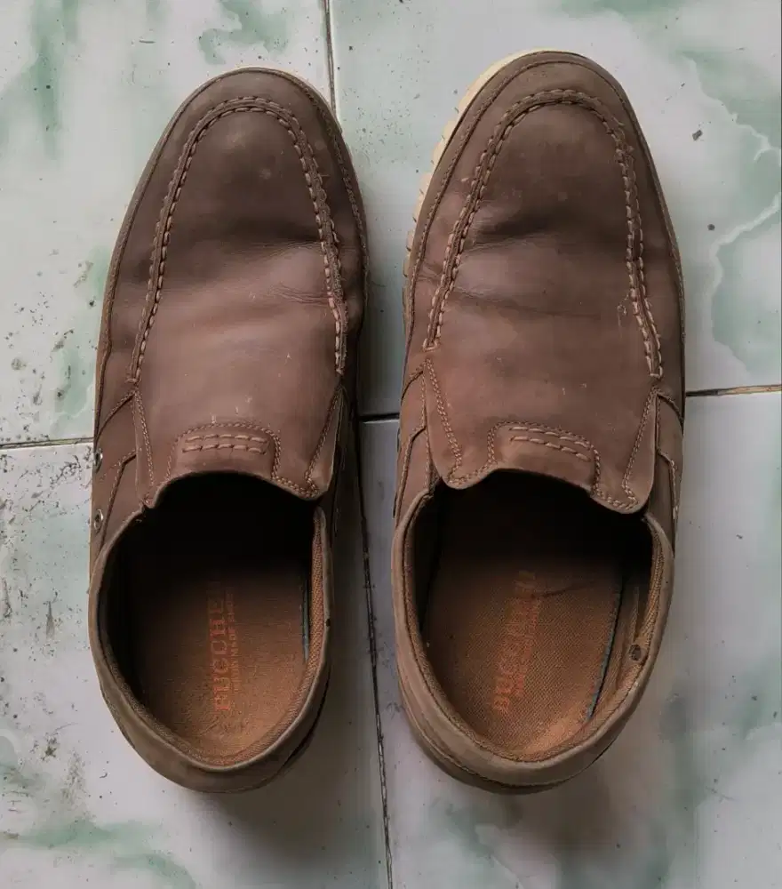 Sepatu Bucherri