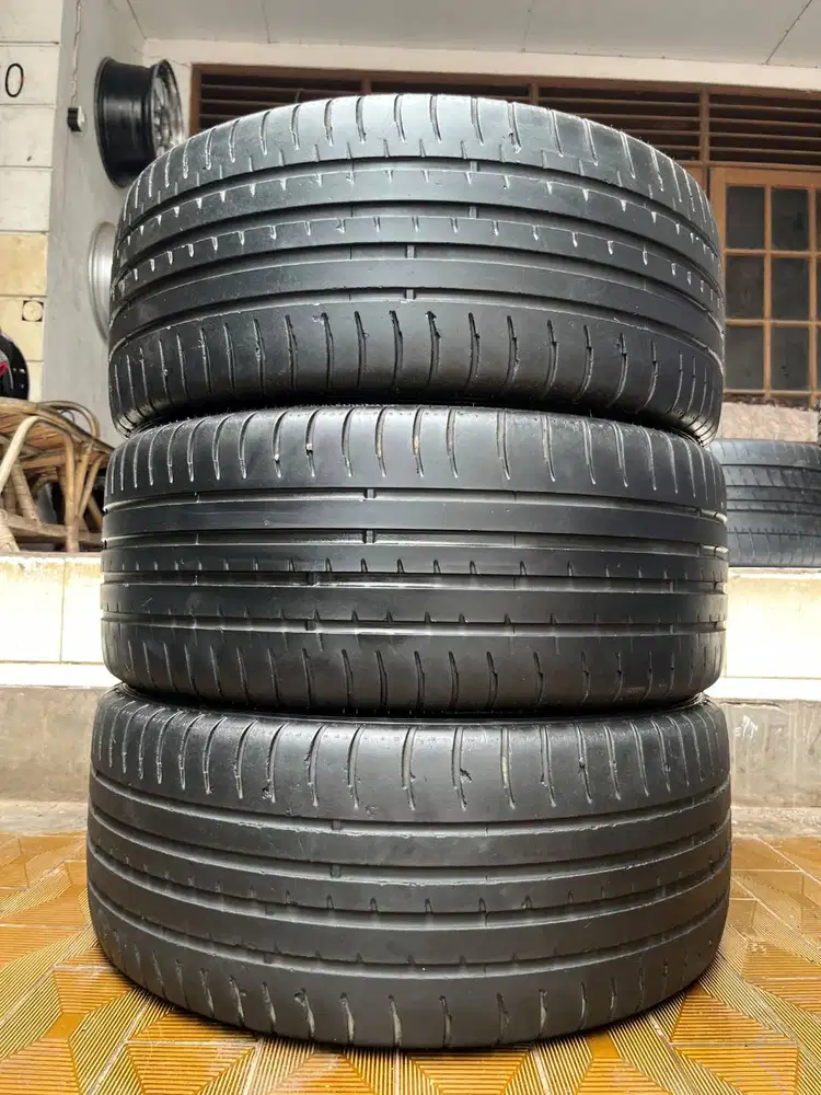 Ban Accelera  245 40 r19  3Pcs