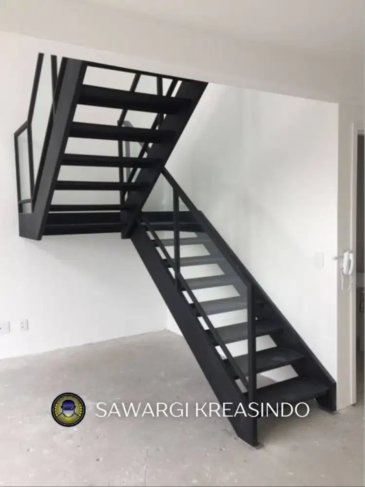 Terima bikin tangga rebah / spiral minimalis Bandung cimahi