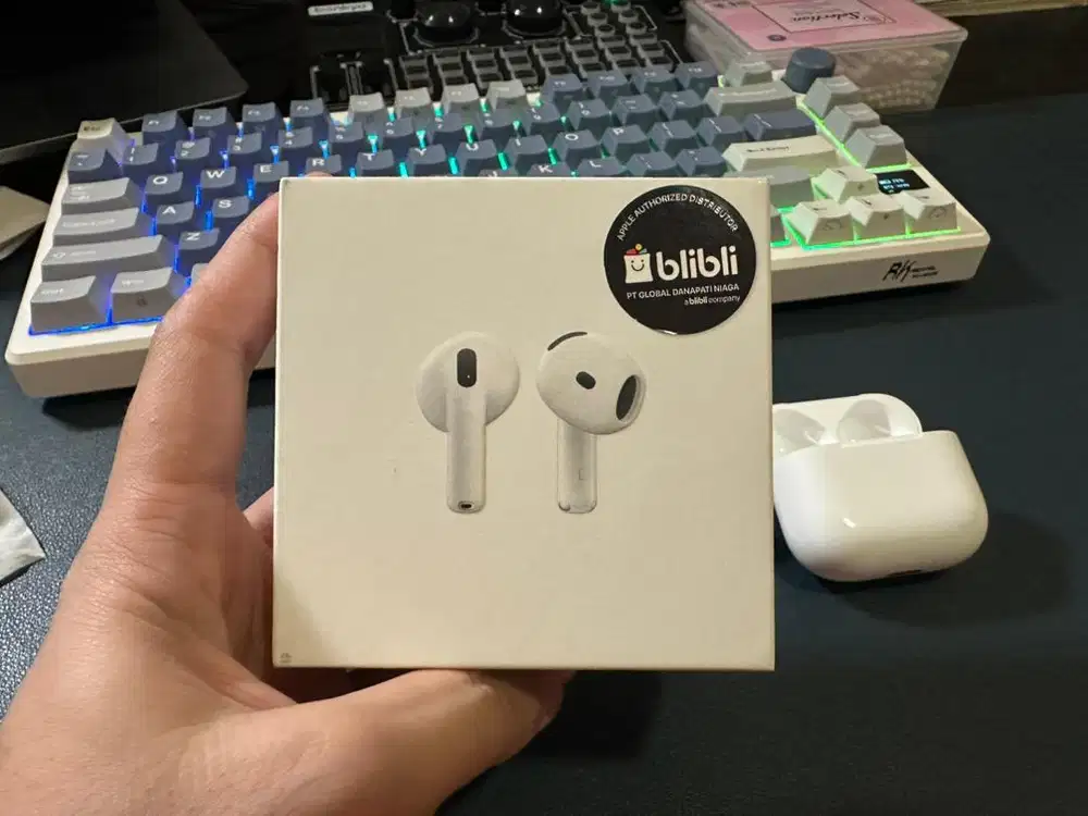 Airpods gen 4 fullset baru 3 bulan