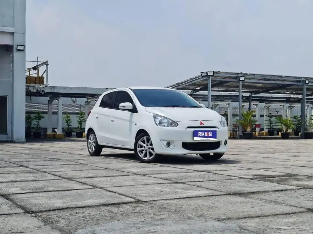 Mitsubishi Mirage MATIC 1.2 Exceed AT 2016 Putih KM 27RB