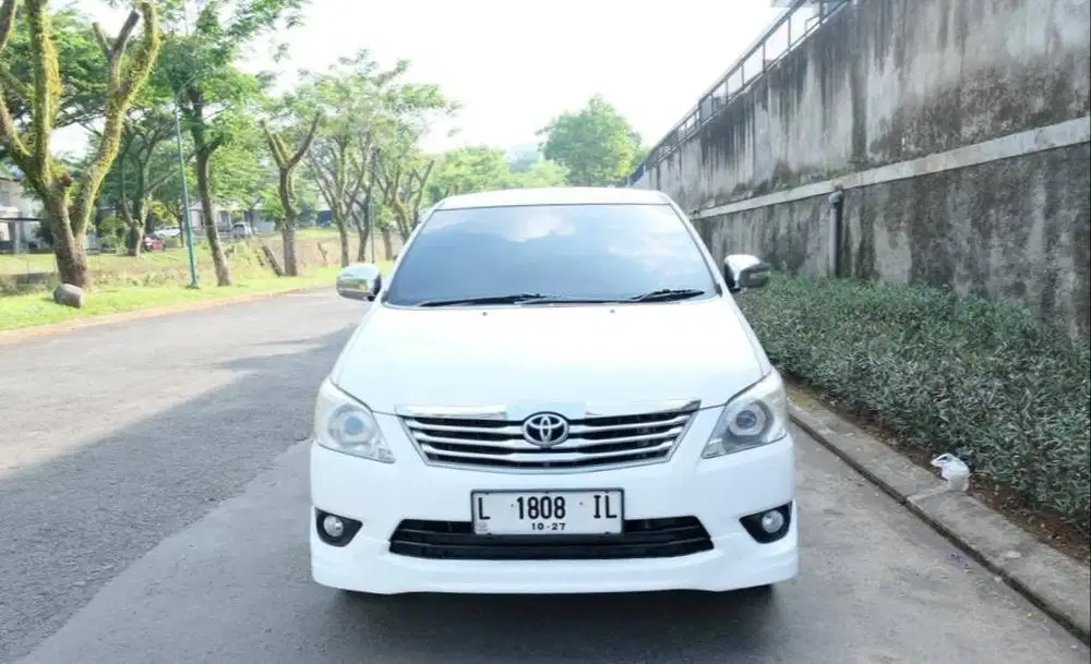 DIJUAL TOYOTA INNOVA DIESEL MATIC TYPE G 2012