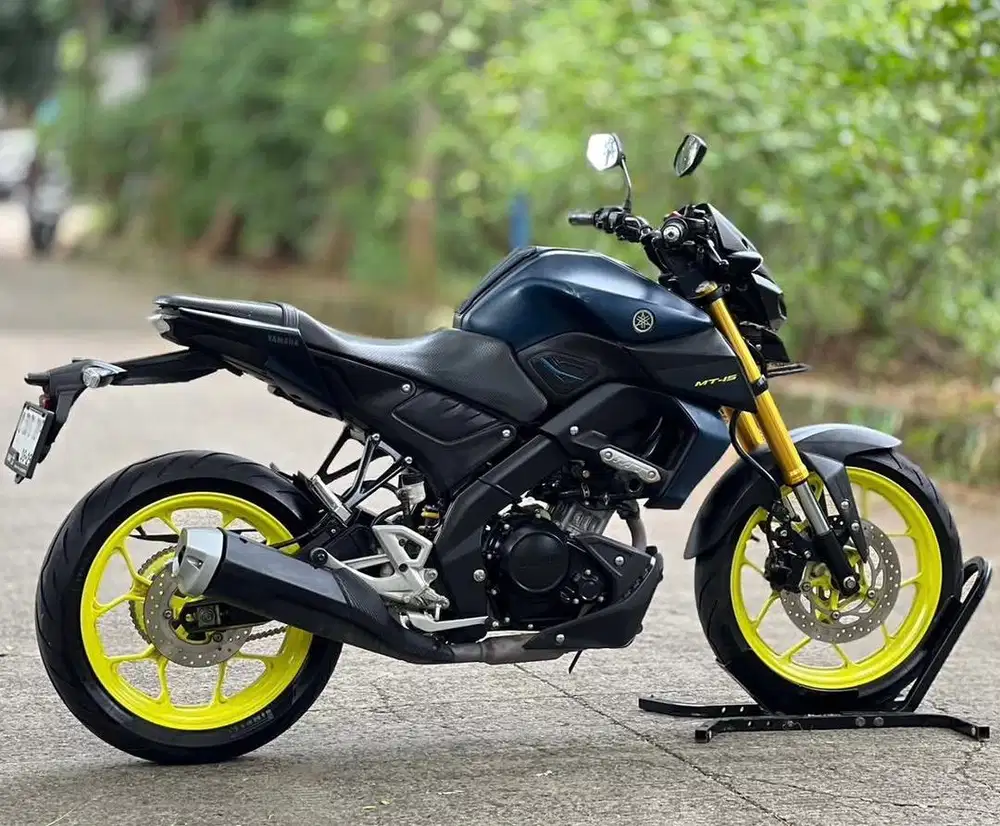 Motor Yamaha MT 19 MULUS 90% LIKE NEW BAN GANTI PIRELLI, KM 10000