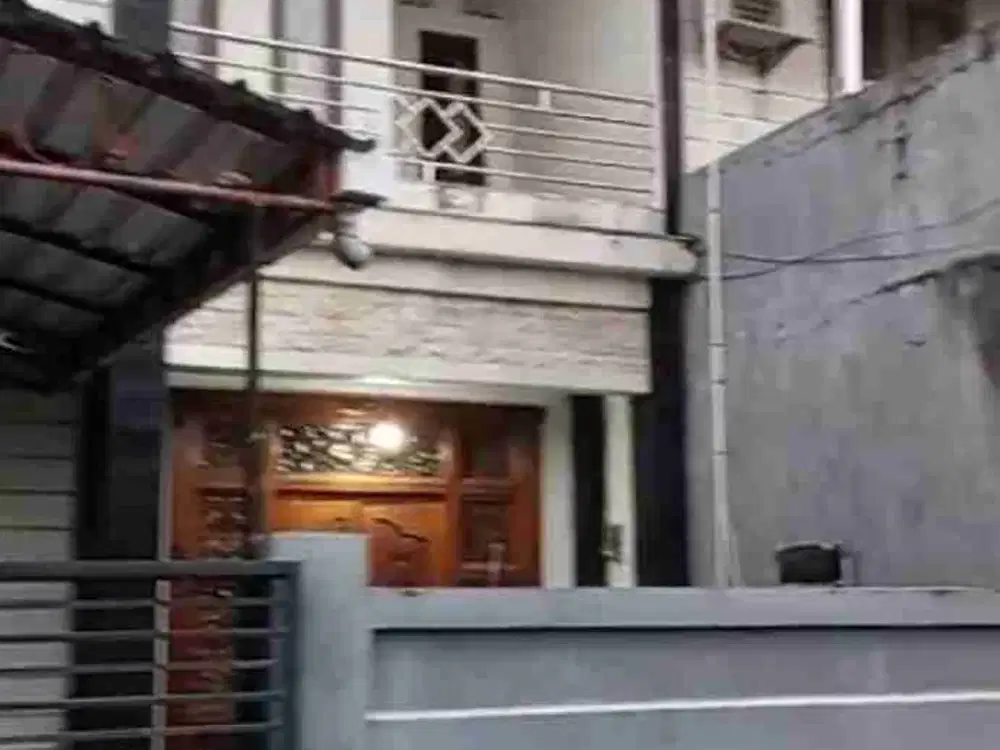 Di kontrakan rumah jalan Tukad Irawadi , Denpasar, Bali