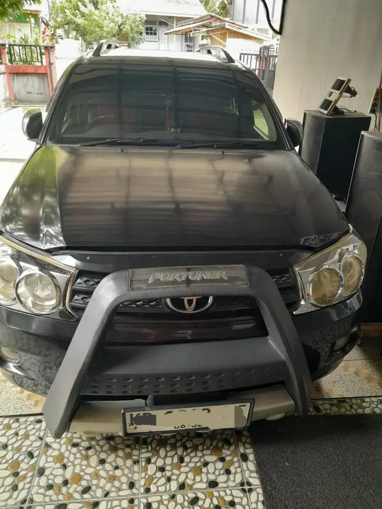 Dijual Fortuner 2.7 V A/T 2010