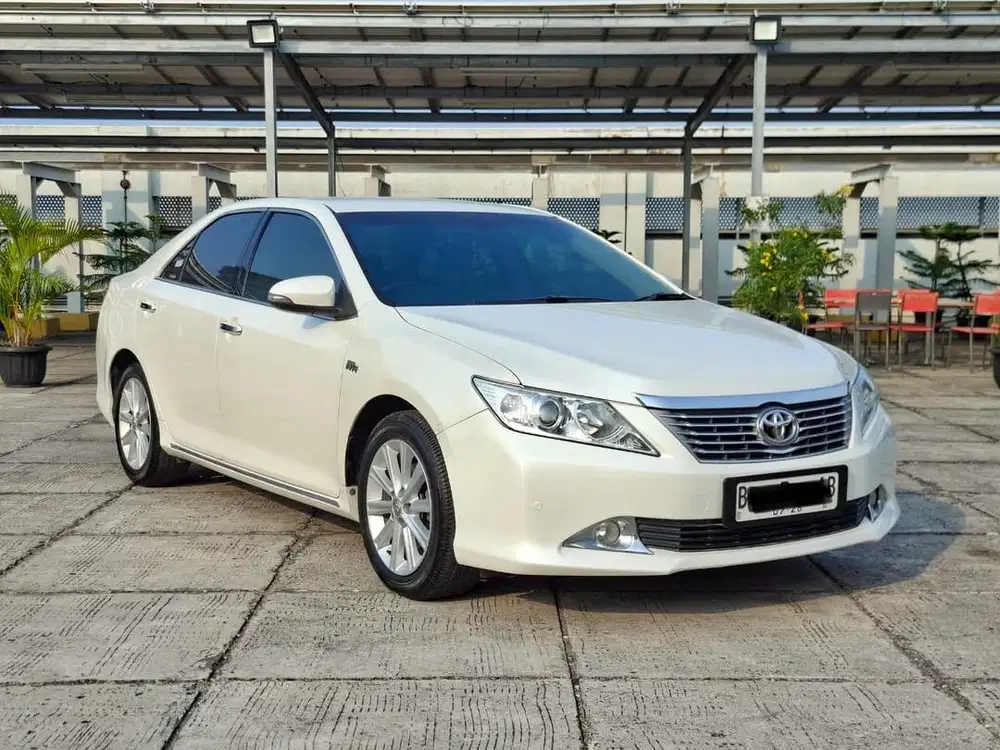 Toyota Camry 2.5 V 2013 Low KM 34RB Antik