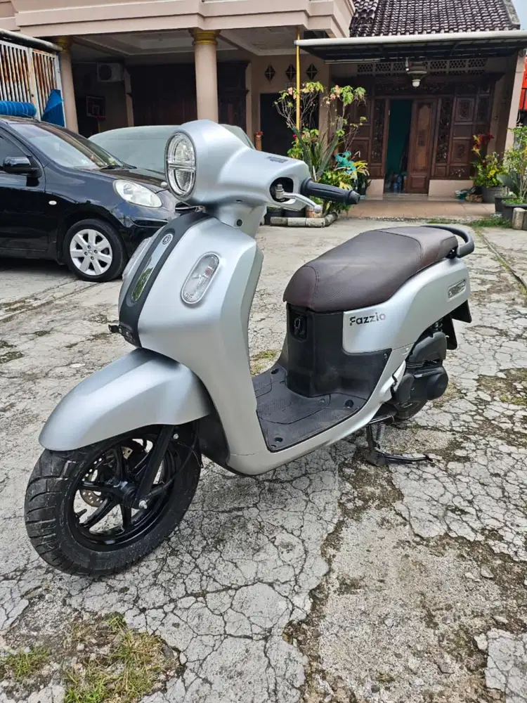 YAMAHA FAZZIO 2023 SILVER