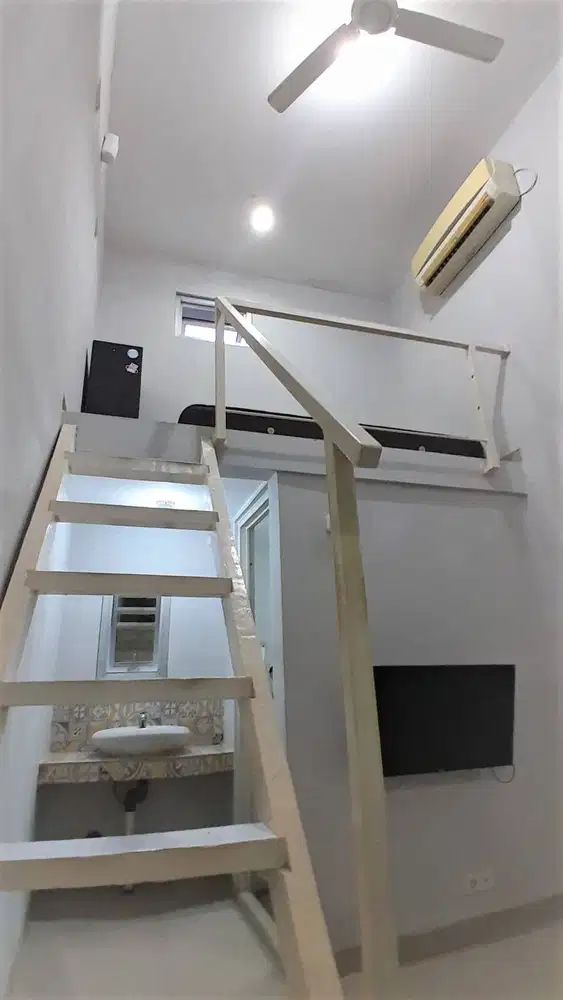 Model Mezanin Minimalis dekat Halte Busway-Cempaka Putih