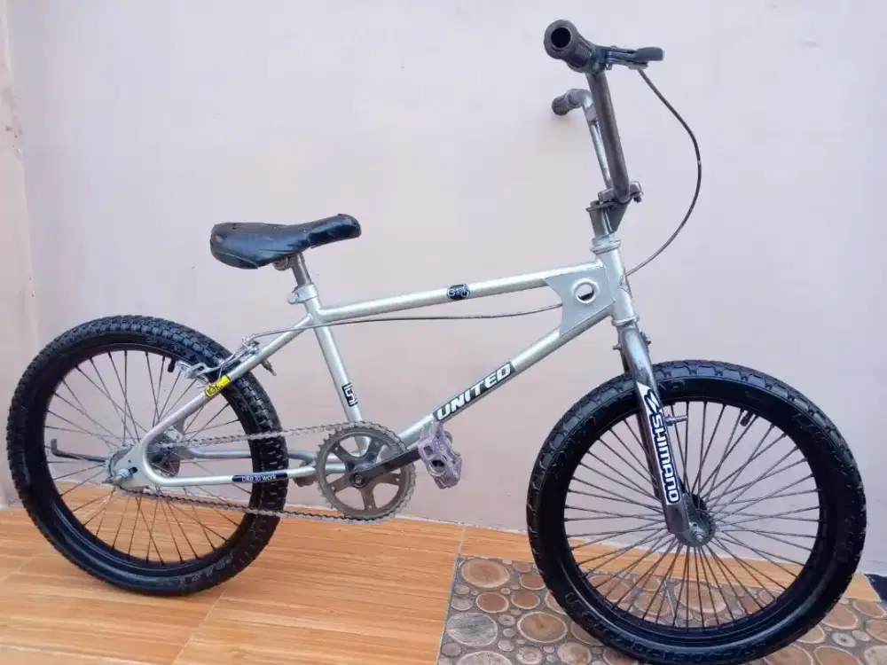 Sepeda BMX OYAMA ukuran 20