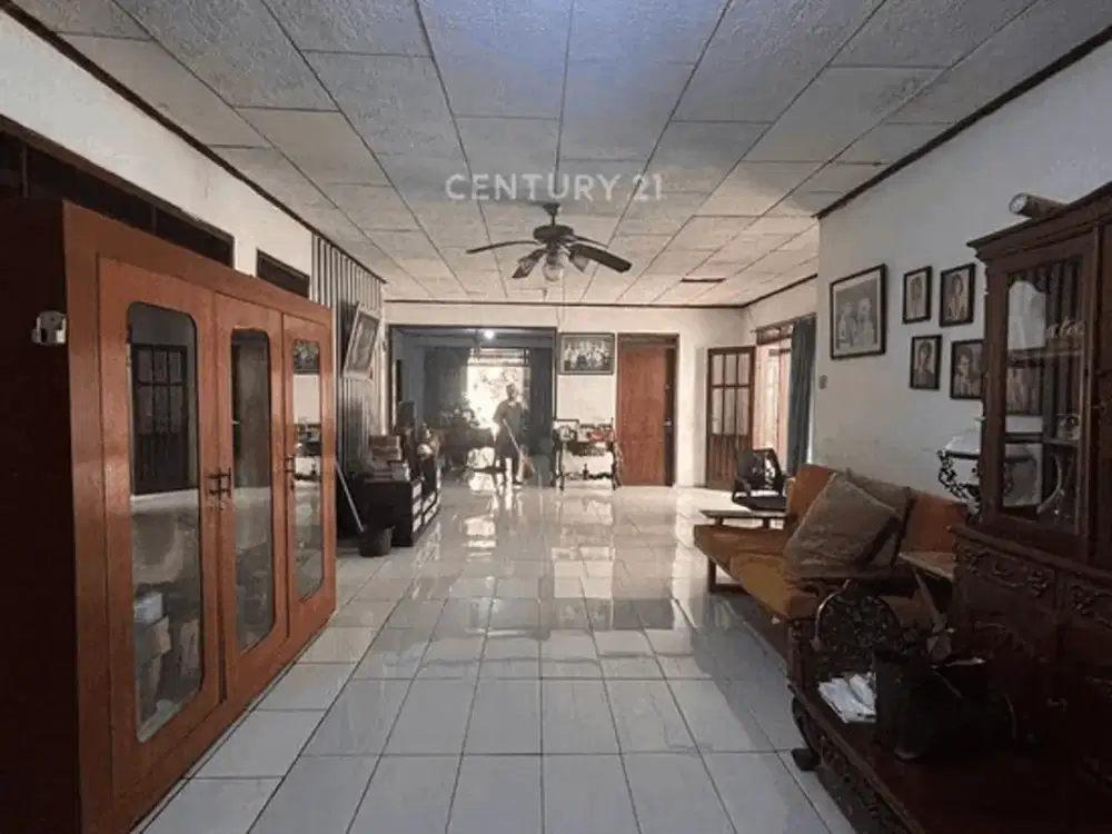 Dijual Rumah Hitung Tanah Hadap Jalan Raya SHM Petukangan Utara