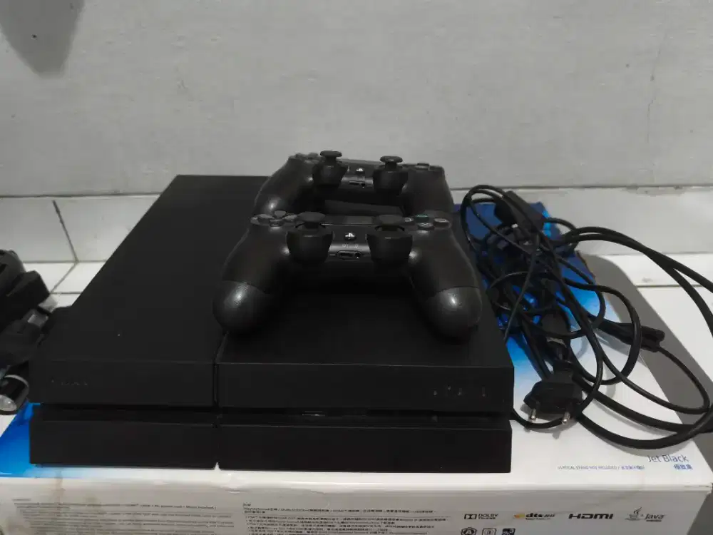 JUAL PS 4 FAT 500GB SERI 13.02 KONDISI MULUS/TERAWAT  + DUA STICK!