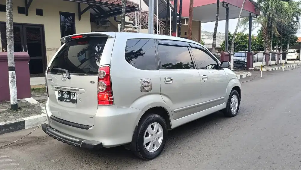 Avanza 2011 tipe G termurah