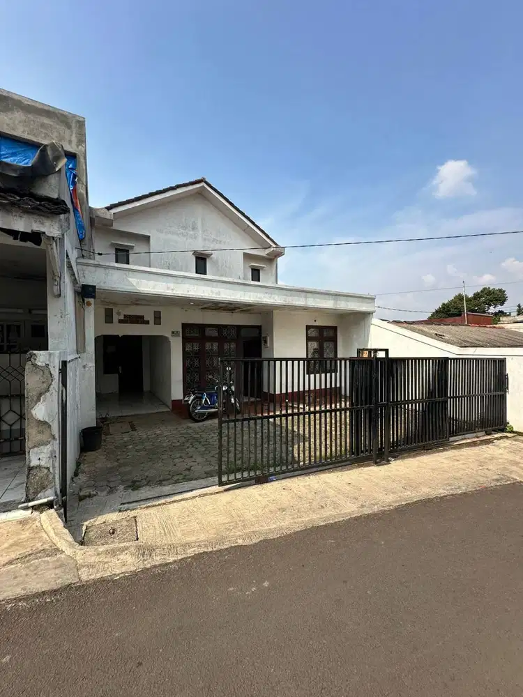 Rumah 2 Lantai SHM Depok Dekat Tol, Bebas Banjir