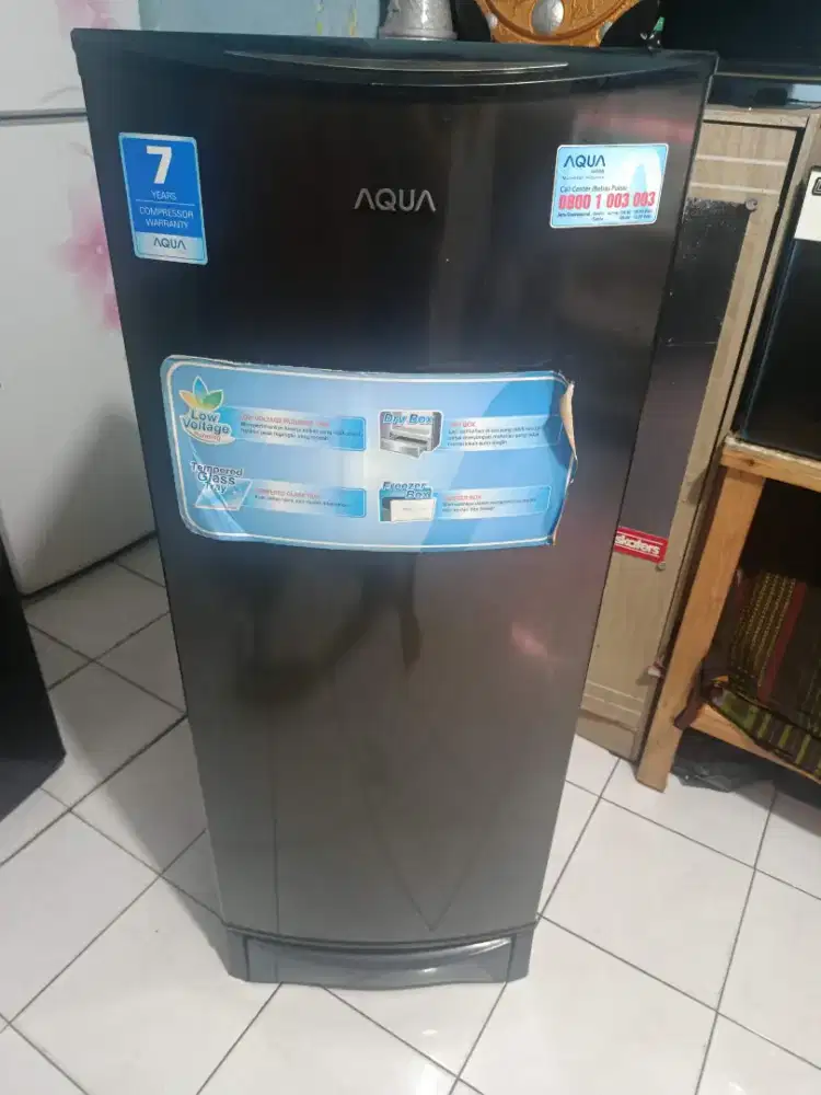 Kulkas 1 pintu merek AQUA