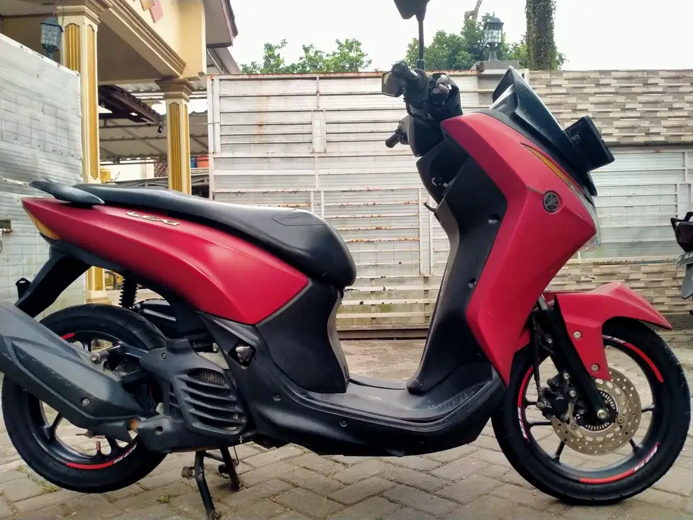 Yamaha Lexi lengkap motor sehat walafiat keterangan detail dibawah