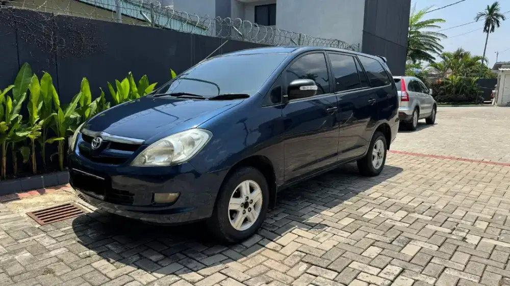 Toyota Kijang Innova 2005 Bensin