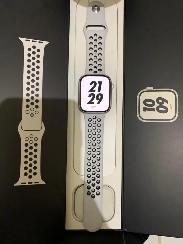 Apple Watch 7 45mm Nike