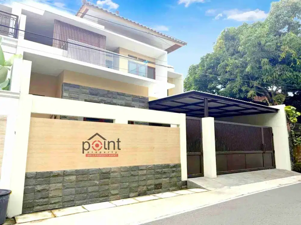 Rumah Baru Luas Mewah 2 lt di Sumber Banjarsari Solo Kota