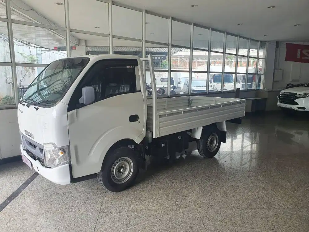 [Mobil Baru] [Mobil Baru] Isuzu Traga