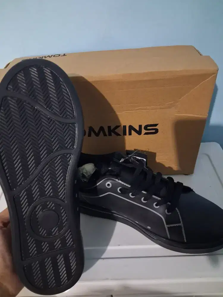 Sepatu Tomkins Wanita Original (nego)