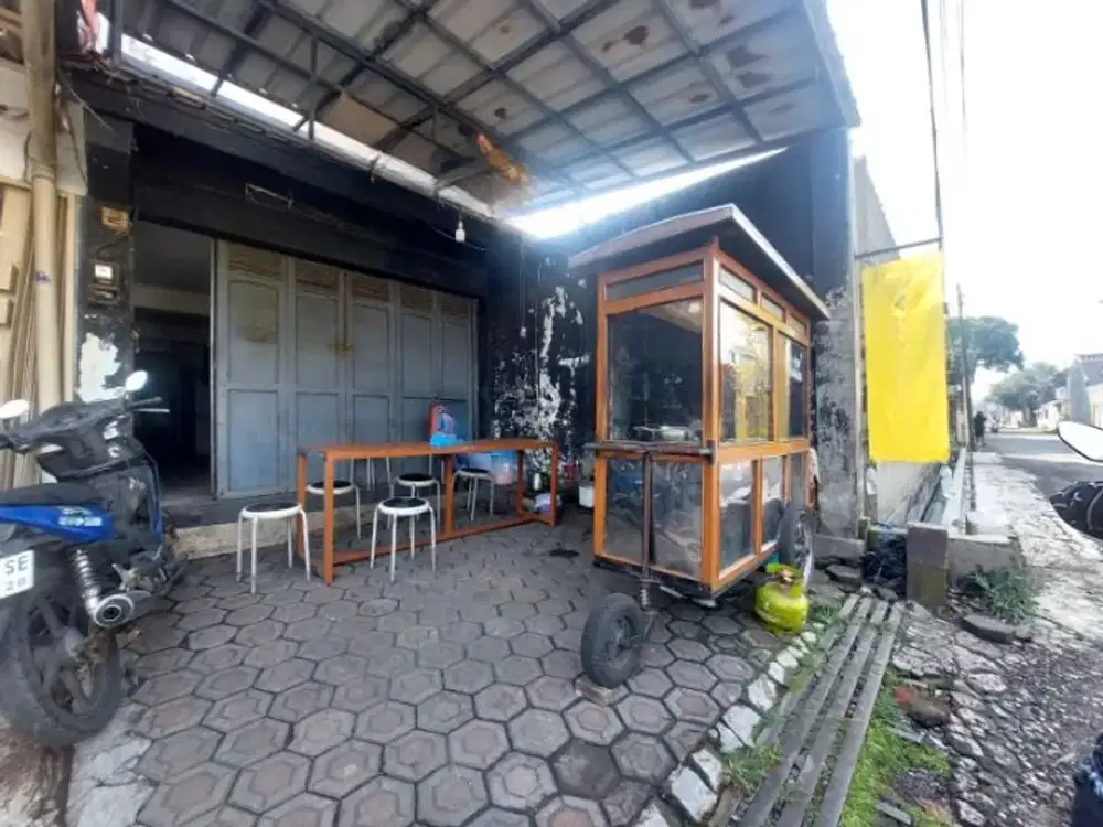 Ruko 3 lantai area strategis Jl Singosari Raya Pharmindo Cijerah