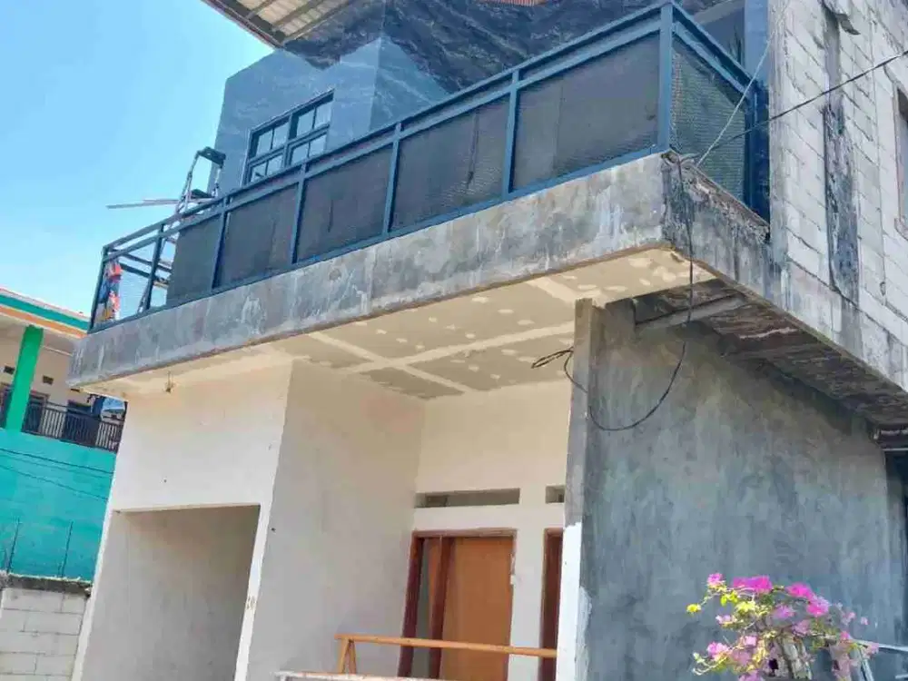 Dijual rumah cocok untuk usaha Kost di Rungkut Surabaya