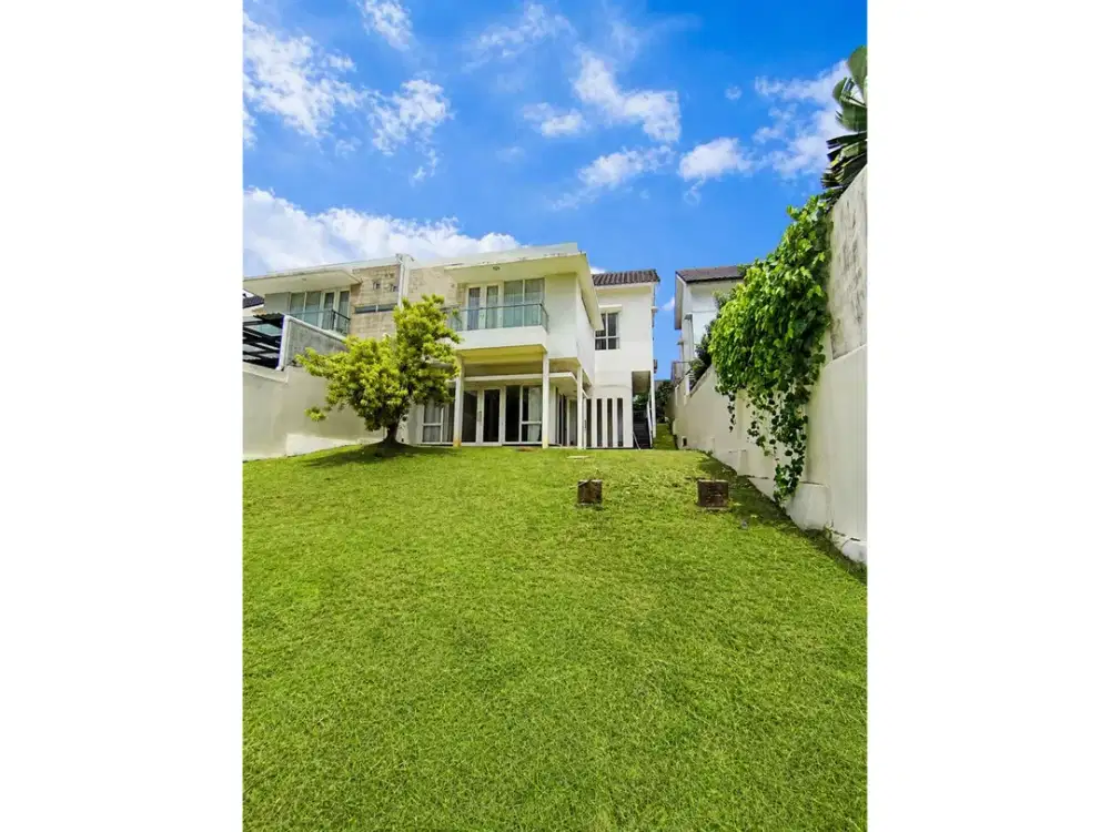 DIJUAL RUMAH 2 LANTAI MEWAH SIAP HUNI DI HILLTOP SENTUL CITY SSR1053