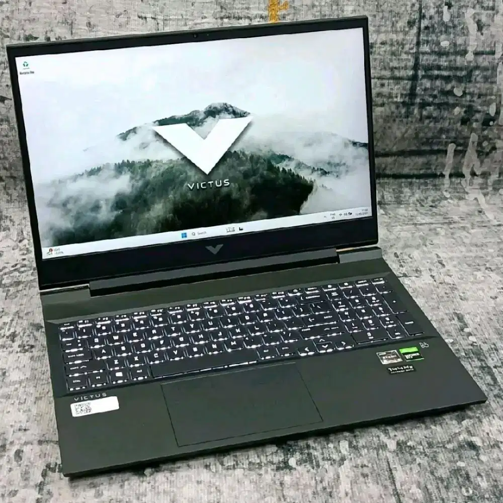HP Victus 15 Ryzen 5-5600H 8GB 512GB RTX 3050 4GB 75W 144Hz Like New