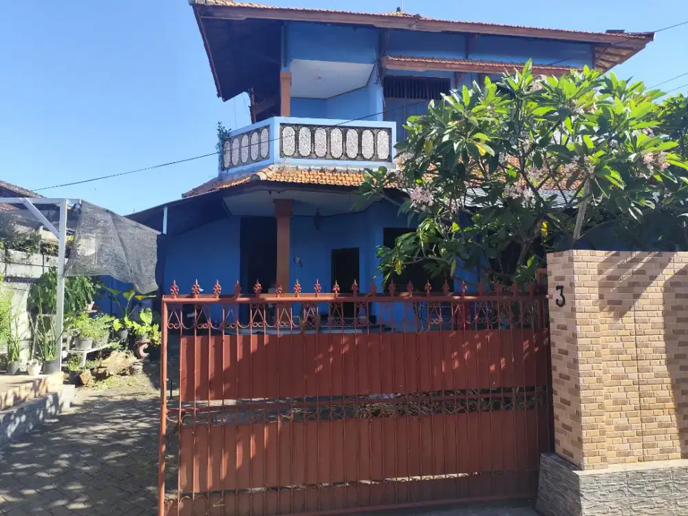 Disewakan rumah 2 lantai. Jl Mataram gg seruni no 3 Kuta
