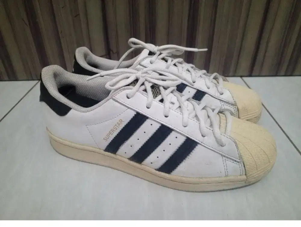 sepatu adidas superstar (size 38)