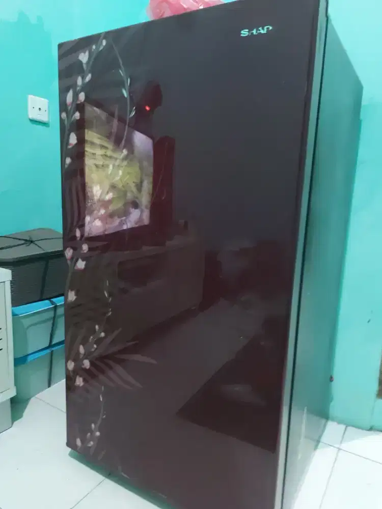 Kulkas 1 pintu mek sharp msh sangat bagus