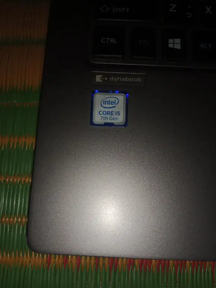 Laptop thosiba R63 DN i5-7