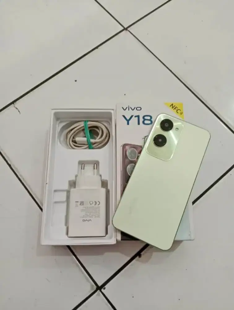 Vivo y18 4/64gb mulus pemakaian ex cewek